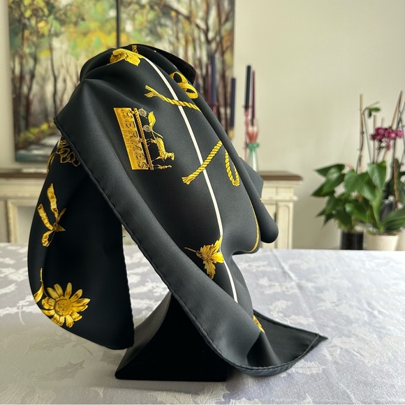 SOLD Authentic Hermes Scarf - Clips - Picture 4 of 8